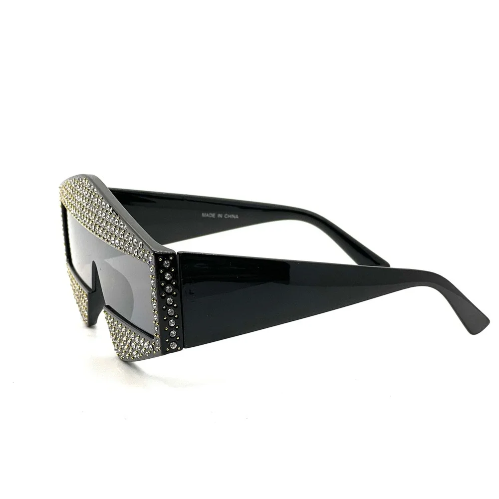 Men Sunglasses Bold Angular frame shape Diamond-shaped Rectangular Wide temples